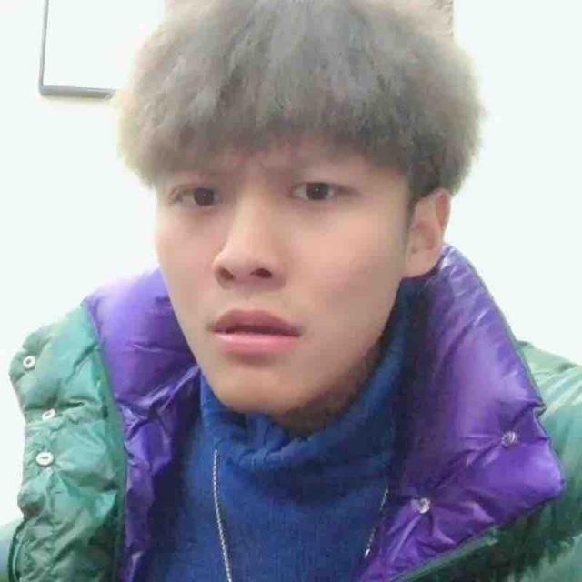 疯狂小杨哥啊头像